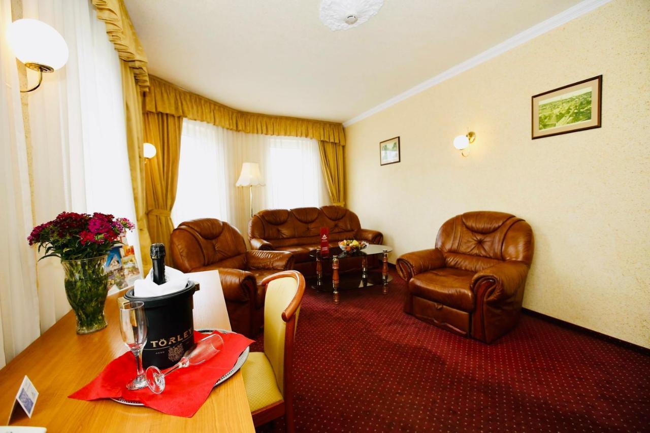 Hotel Korona Wellness, Rendezvény és Borszálloda Eger Habitación foto