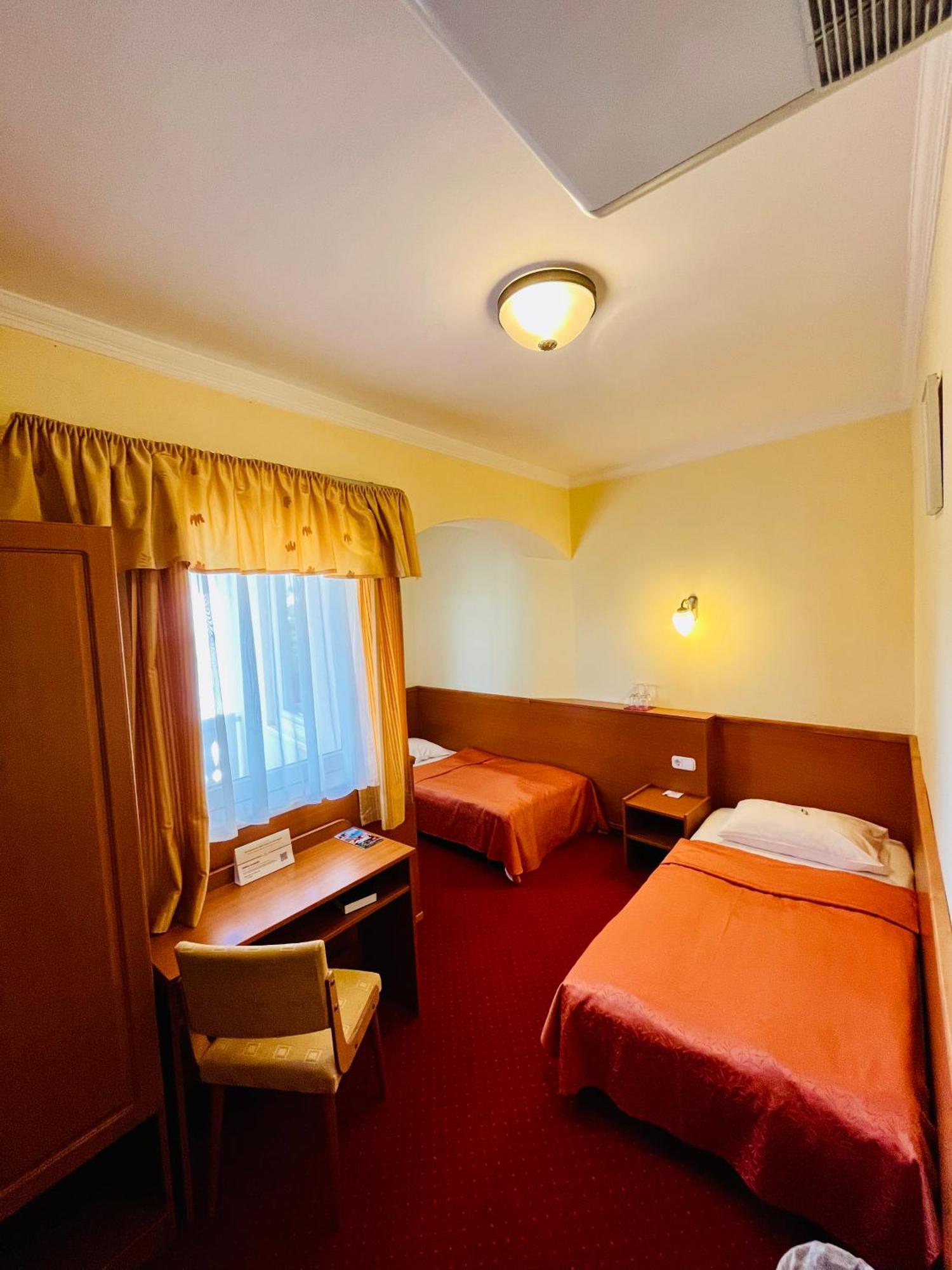 Hotel Korona Wellness, Rendezvény és Borszálloda Eger Habitación foto